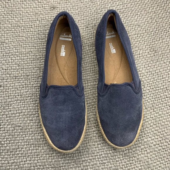 Clark’s collection soft cushion shoes - Picture 3 of 8